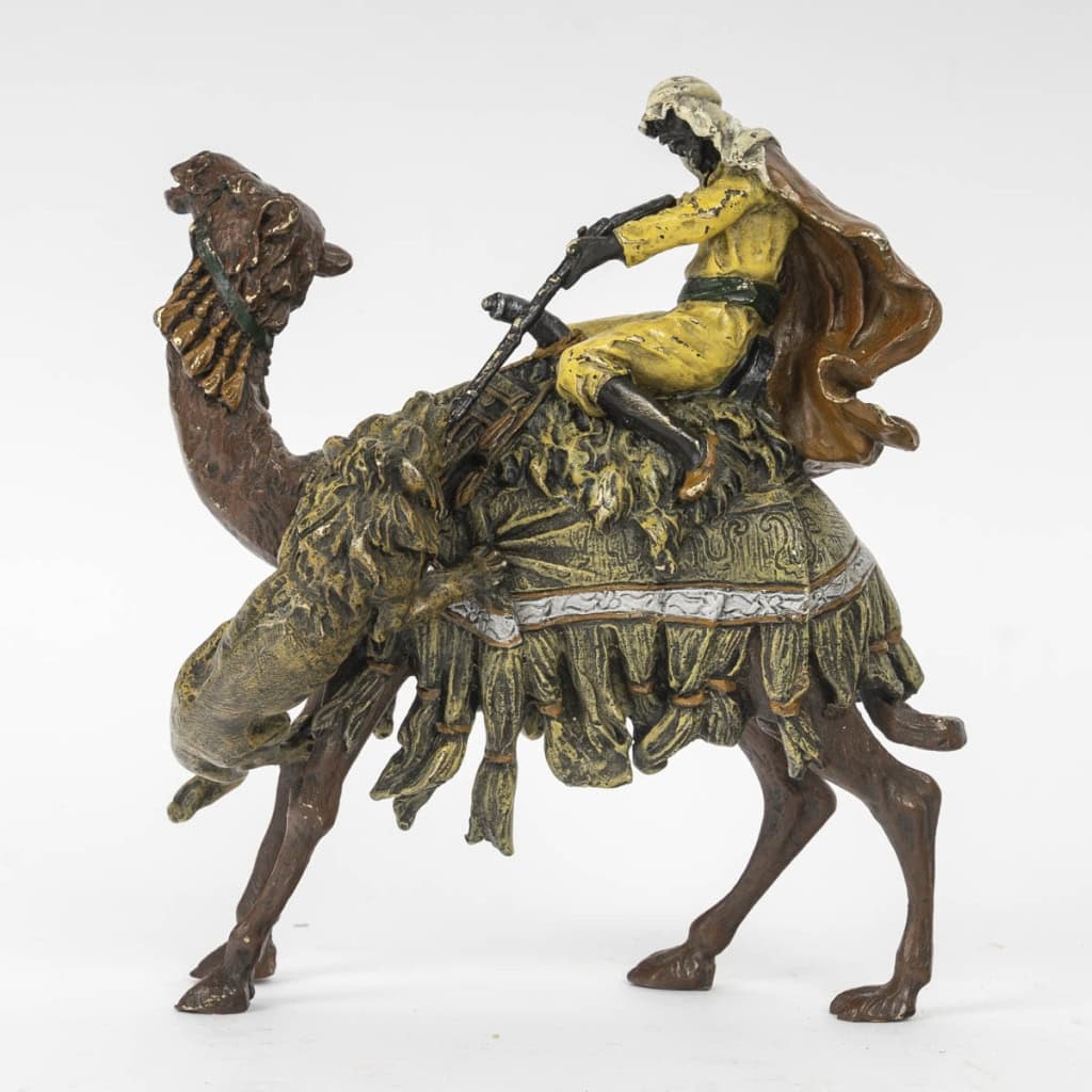 Bronze de vienne Bodson à la chasse d’un lion en bronze patiné signé par Bergman d’époque 19em siècle | Biron Bronze de vienne Bodson à la chasse d’un lion en bronze patiné signé par Bergman d’époque 19em siècle