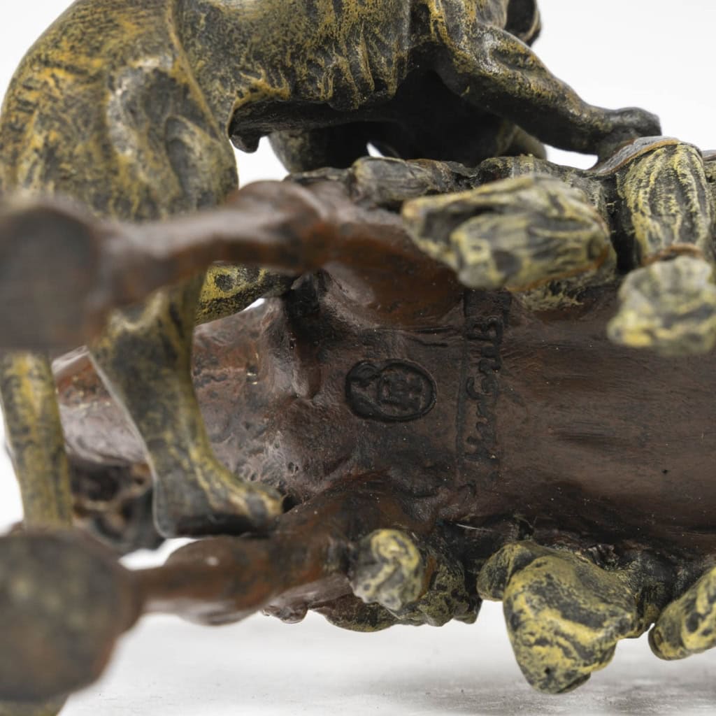 Bronze de vienne Bodson à la chasse d’un lion en bronze patiné signé par Bergman d’époque 19em siècle | Biron Bronze de vienne Bodson à la chasse d’un lion en bronze patiné signé par Bergman d’époque 19em siècle