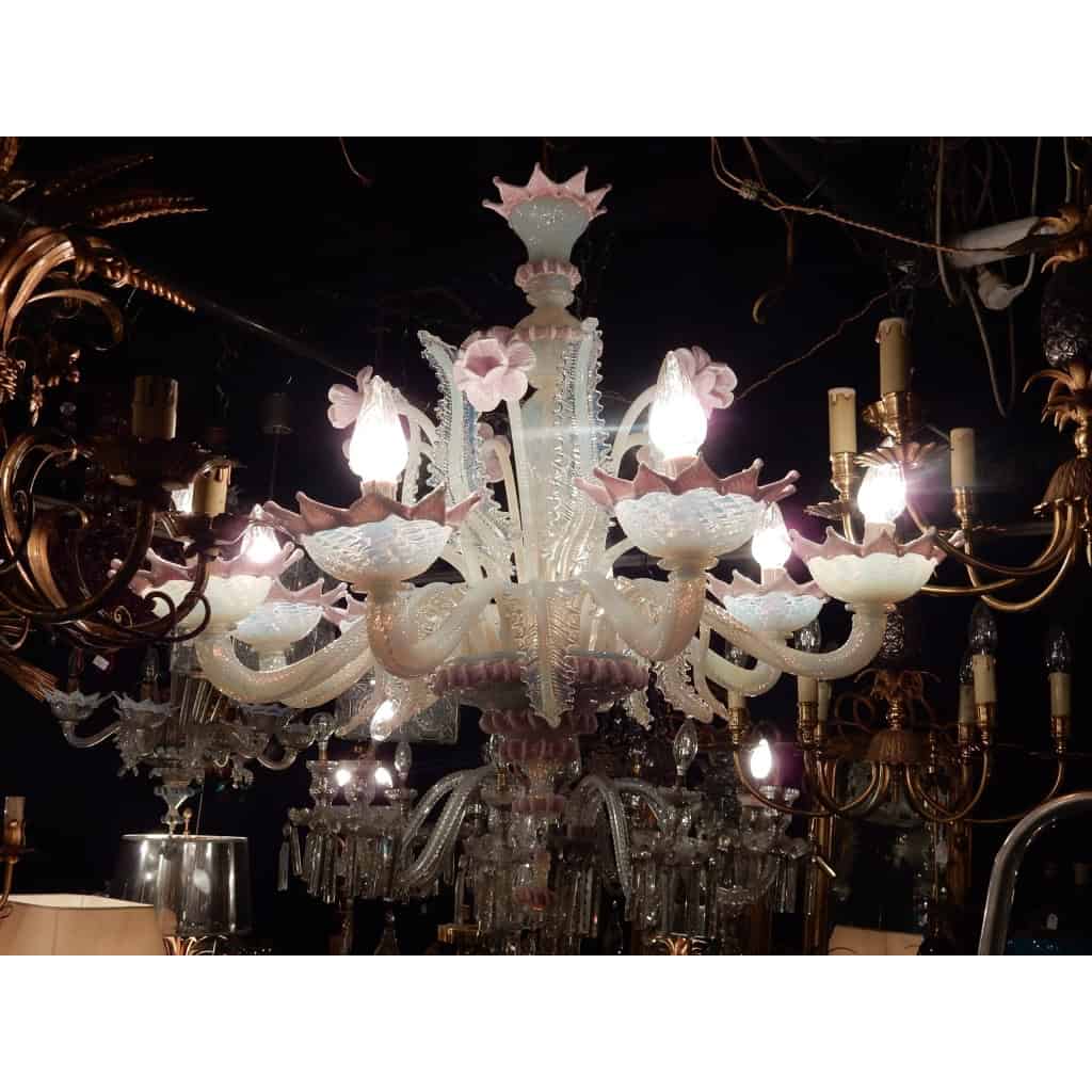 1970′ Lustre Murano à 8 Bras de Lumière en Verre Bleu Opalescent et Pâte de Verre Rose | Biron 1970′ Lustre Murano à 8 Bras de Lumière en Verre Bleu Opalescent et Pâte de Verre Rose