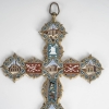 Crucifix « souvenir de Rome » avec vues des monuments de la ville, en micromosaïque, travail italien, fin du XIXe siècle. | Biron Crucifix "souvenir de Rome" avec vues des monuments de la ville, en micromosaïque, travail italien, fin du XIXe siècle.