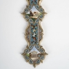 Crucifix « souvenir de Rome » avec vues des monuments de la ville, en micromosaïque, travail italien, fin du XIXe siècle. | Biron Crucifix "souvenir de Rome" avec vues des monuments de la ville, en micromosaïque, travail italien, fin du XIXe siècle.