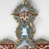 Crucifix « souvenir de Rome » avec vues des monuments de la ville, en micromosaïque, travail italien, fin du XIXe siècle. | Biron Crucifix "souvenir de Rome" avec vues des monuments de la ville, en micromosaïque, travail italien, fin du XIXe siècle.