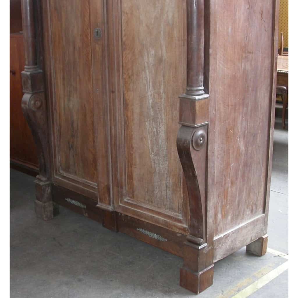 1800′ Armoire Époque Empire à Colonnes Détachées et Crosses | Biron 1800′ Armoire Époque Empire à Colonnes Détachées et Crosses