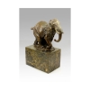 Sculpture en bronze patiné d’un éléphant, XXème siècle.