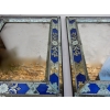 1970/80 Paire De Miroirs Venise Style Louis 14 Avec Ornements En Verre Bleu | Biron 1970/80 Paire De Miroirs Venise Style Louis 14 Avec Ornements En Verre Bleu