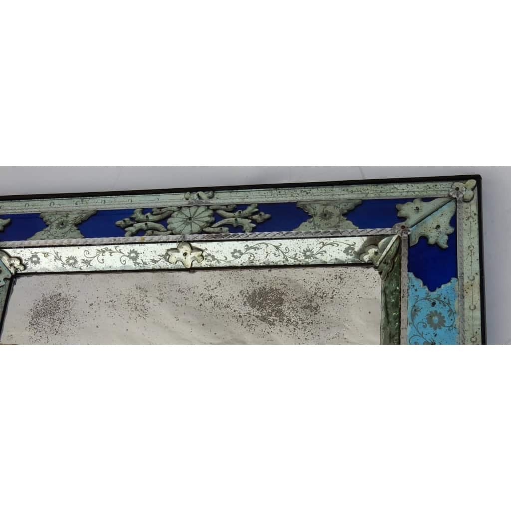 1970/80 Paire De Miroirs Venise Style Louis 14 Avec Ornements En Verre Bleu | Biron 1970/80 Paire De Miroirs Venise Style Louis 14 Avec Ornements En Verre Bleu
