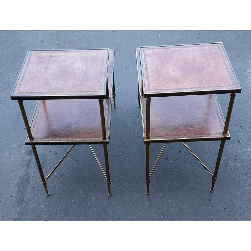 1970′ Paire De Tables à Étage En Bronze Patiné Gainées De Cuir Maison Jansen | Biron 1970′ Paire De Tables à Étage En Bronze Patiné Gainées De Cuir Maison Jansen