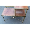 1970′ Paire De Tables à Étage En Bronze Patiné Gainées De Cuir Maison Jansen | Biron 1970′ Paire De Tables à Étage En Bronze Patiné Gainées De Cuir Maison Jansen