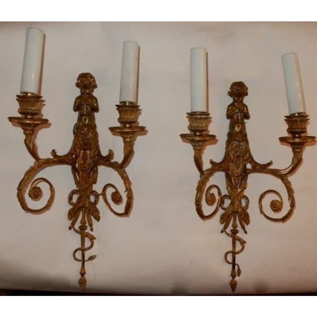 1880′ Paire d’Appliques En Bronze Enfants Jouant Des 2 Trompettes Modèle de Jean HAURE | Biron 1880′ Paire d’Appliques En Bronze Enfants Jouant Des 2 Trompettes Modèle de Jean HAURE