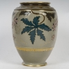 Vase en porcelaine à décor végétal signé Haviland, décor d’Ernest Chaplet (1835-1909), période art nouveau, fin du XIXe siècle- début XXe siècle. | Biron Vase en porcelaine à décor végétal signé Haviland, décor d’Ernest Chaplet (1835-1909), période art nouveau, fin du XIXe siècle- début XXe siècle.
