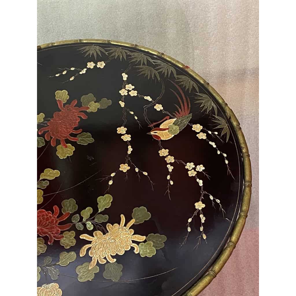 1950/70′ Table Basse Ronde Bronze Décor Palmier, Plateau Laque de Chine Noire Style Maison Baguès