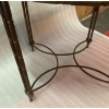 1950/70′ Table Basse Ronde Bronze Décor Palmier, Plateau Laque de Chine Noire Style Maison Baguès
