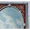 1880/1900′ Miroir Venise Rectangulaire à Fronton Avec Cadre en Verre Orné de Fleurs Emaillées Fond Rouge