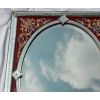 1880/1900′ Miroir Venise Rectangulaire à Fronton Avec Cadre en Verre Orné de Fleurs Emaillées Fond Rouge