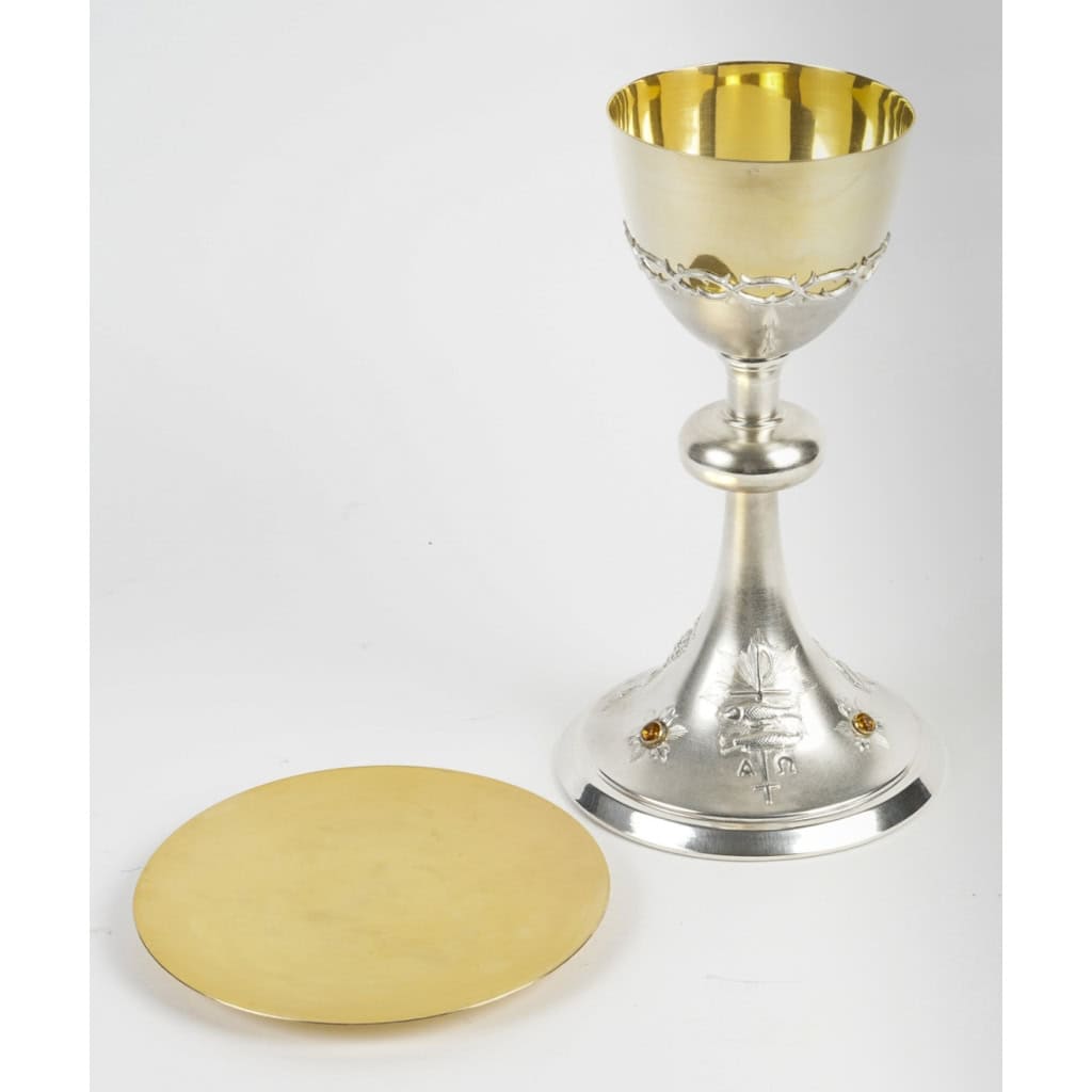 Chalice and its paten. | Biron Chalice and its paten.