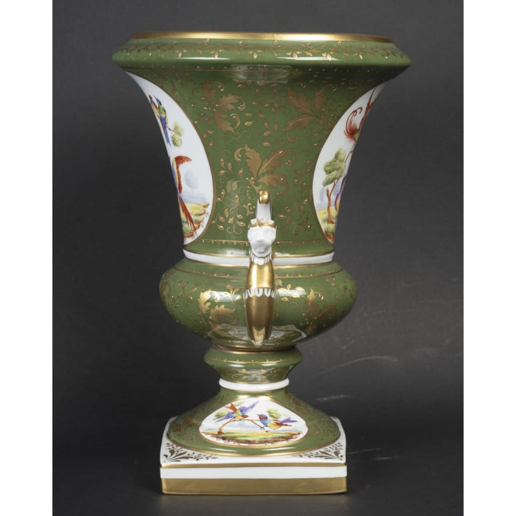 Le Tallec » Vase Médicis vert émeraude aux oiseaux de Sèvres « | Biron Le Tallec " Vase Médicis vert émeraude aux oiseaux de Sèvres "