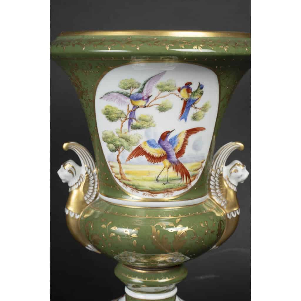 Le Tallec » Vase Médicis vert émeraude aux oiseaux de Sèvres « | Biron Le Tallec " Vase Médicis vert émeraude aux oiseaux de Sèvres "
