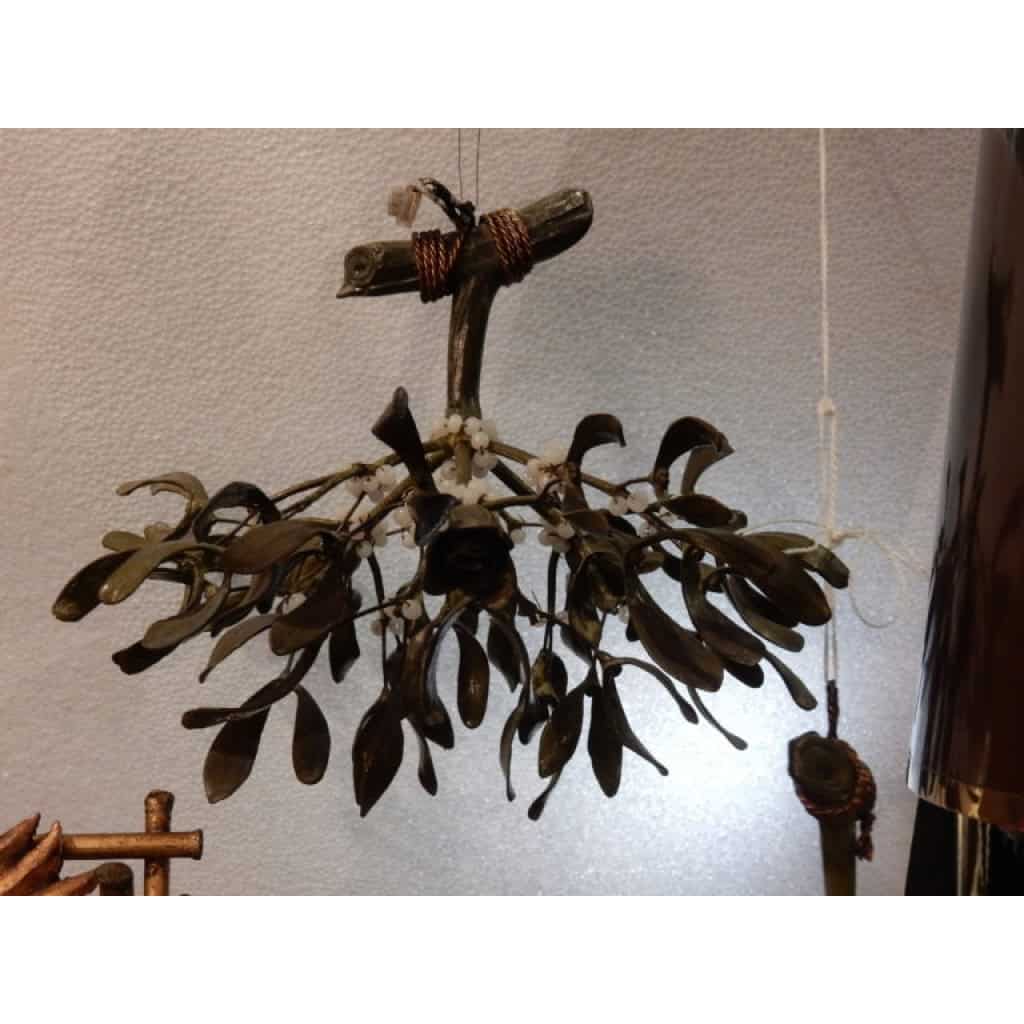 1900′ Lustre Boule de Gui en Bronze Art Nouveau a 3 Lampes | Biron 1900′ Lustre Boule de Gui en Bronze Art Nouveau a 3 Lampes