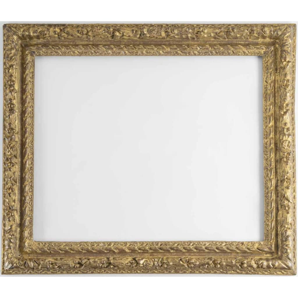 Louis XIII period carved gilded wooden frame | Biron |||||||