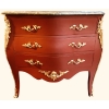 Commode de style Louis XV ouvrant par trois tiroirs en bois peint | Biron Commode de style Louis XV ouvrant par trois tiroirs en bois peint