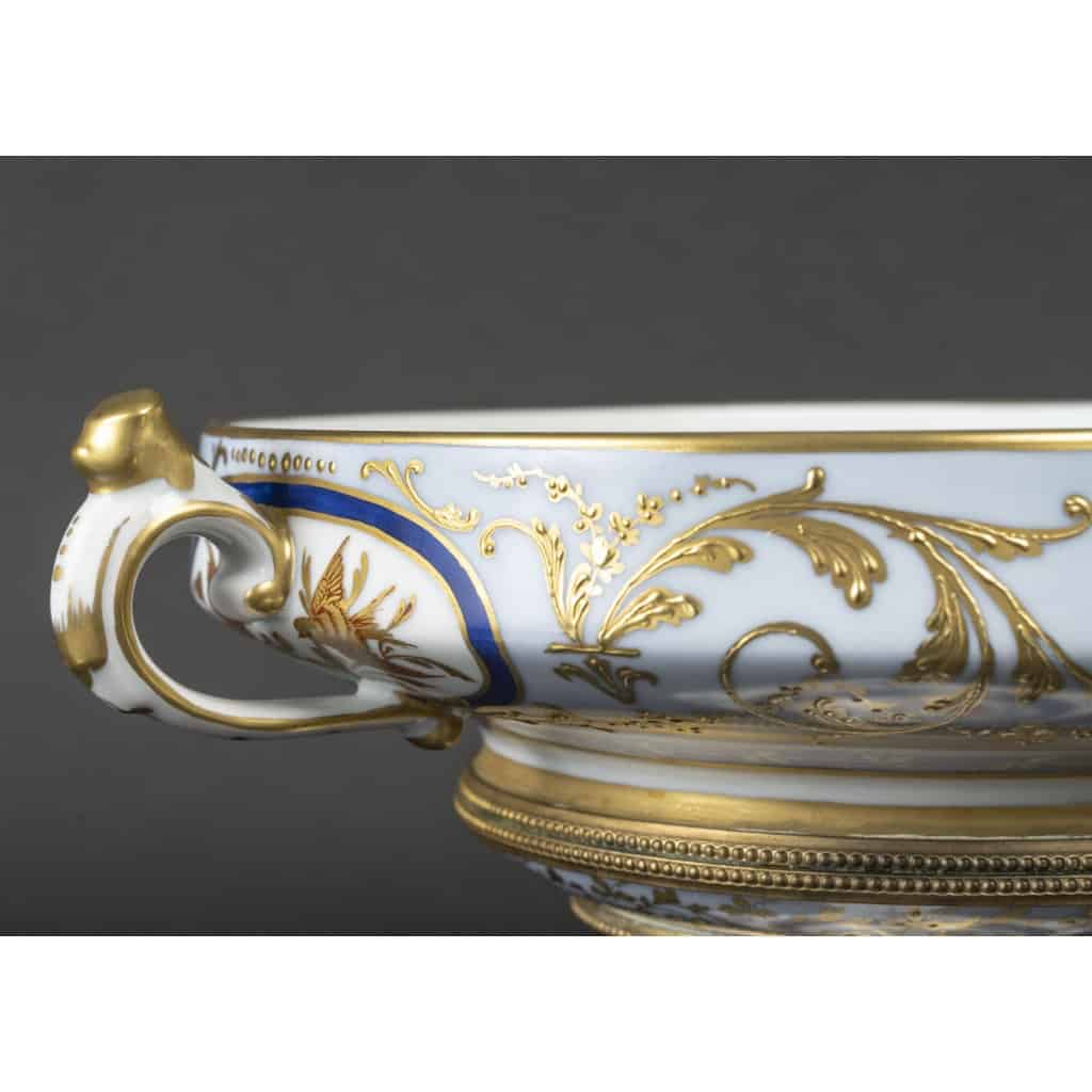 Le Tallec : » Grande Coupe Sur Pied Couverte Baron Jourdan Bleu « | Biron Le Tallec : " Grande Coupe Sur Pied Couverte Baron Jourdan Bleu "