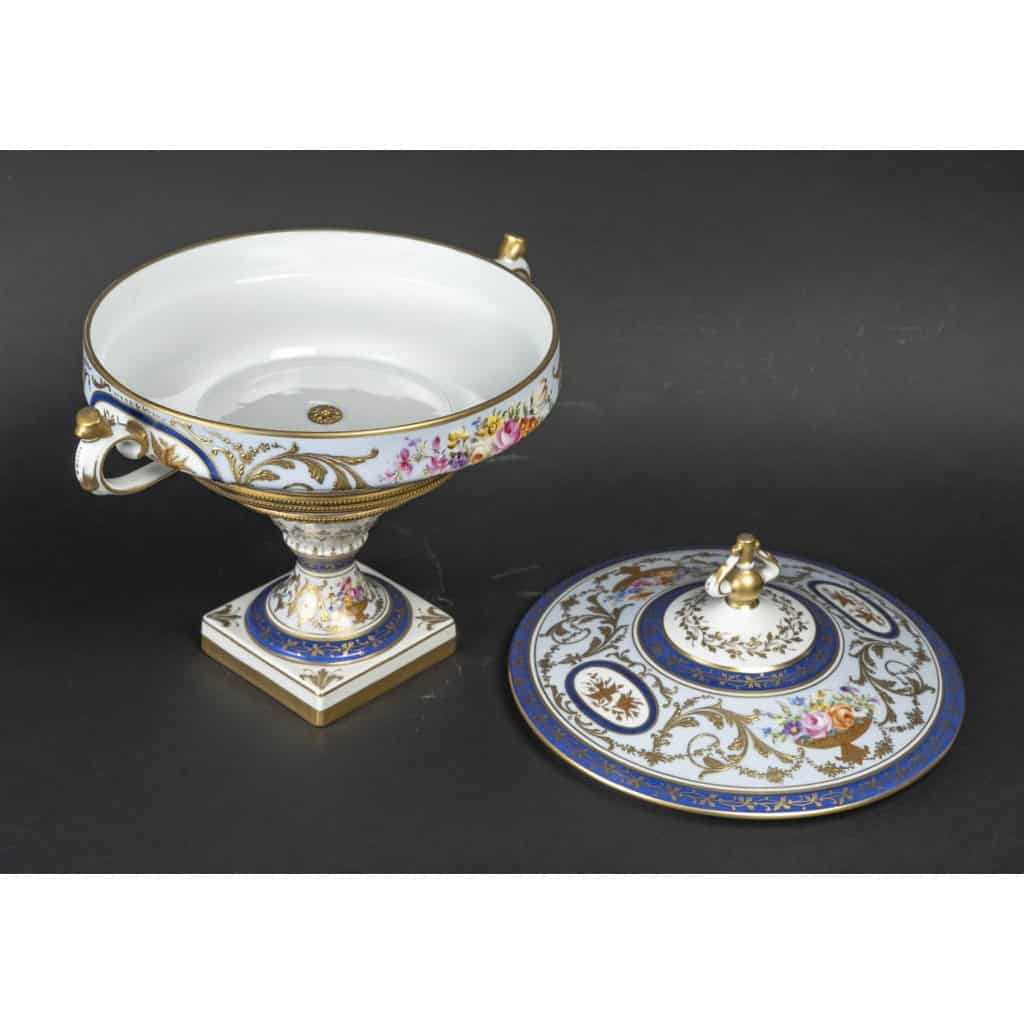 Le Tallec : » Grande Coupe Sur Pied Couverte Baron Jourdan Bleu « | Biron Le Tallec : " Grande Coupe Sur Pied Couverte Baron Jourdan Bleu "