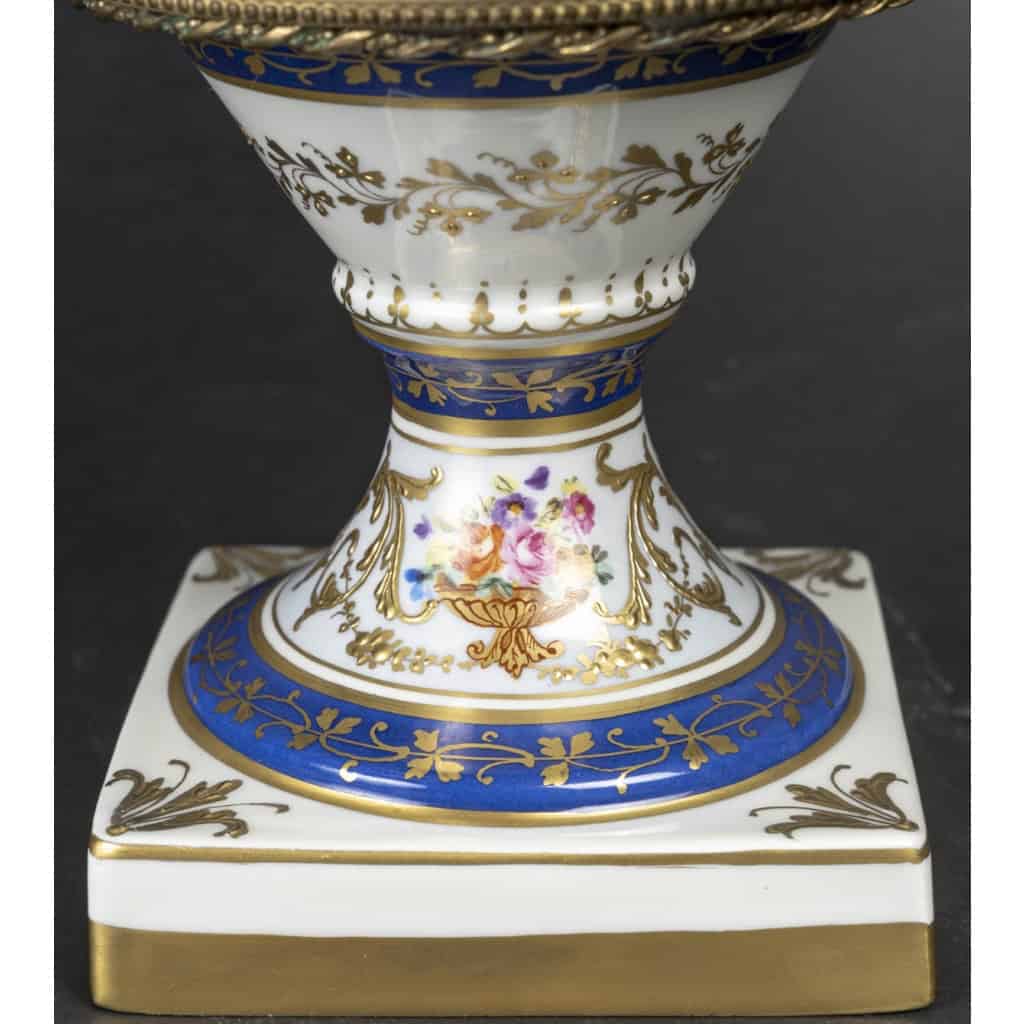 Le Tallec : » Grande Coupe Sur Pied Couverte Baron Jourdan Bleu « | Biron Le Tallec : " Grande Coupe Sur Pied Couverte Baron Jourdan Bleu "