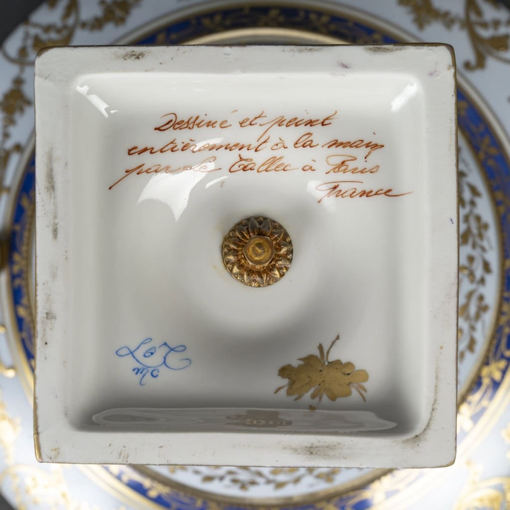 Le Tallec : » Grande Coupe Sur Pied Couverte Baron Jourdan Bleu « | Biron Le Tallec : " Grande Coupe Sur Pied Couverte Baron Jourdan Bleu "