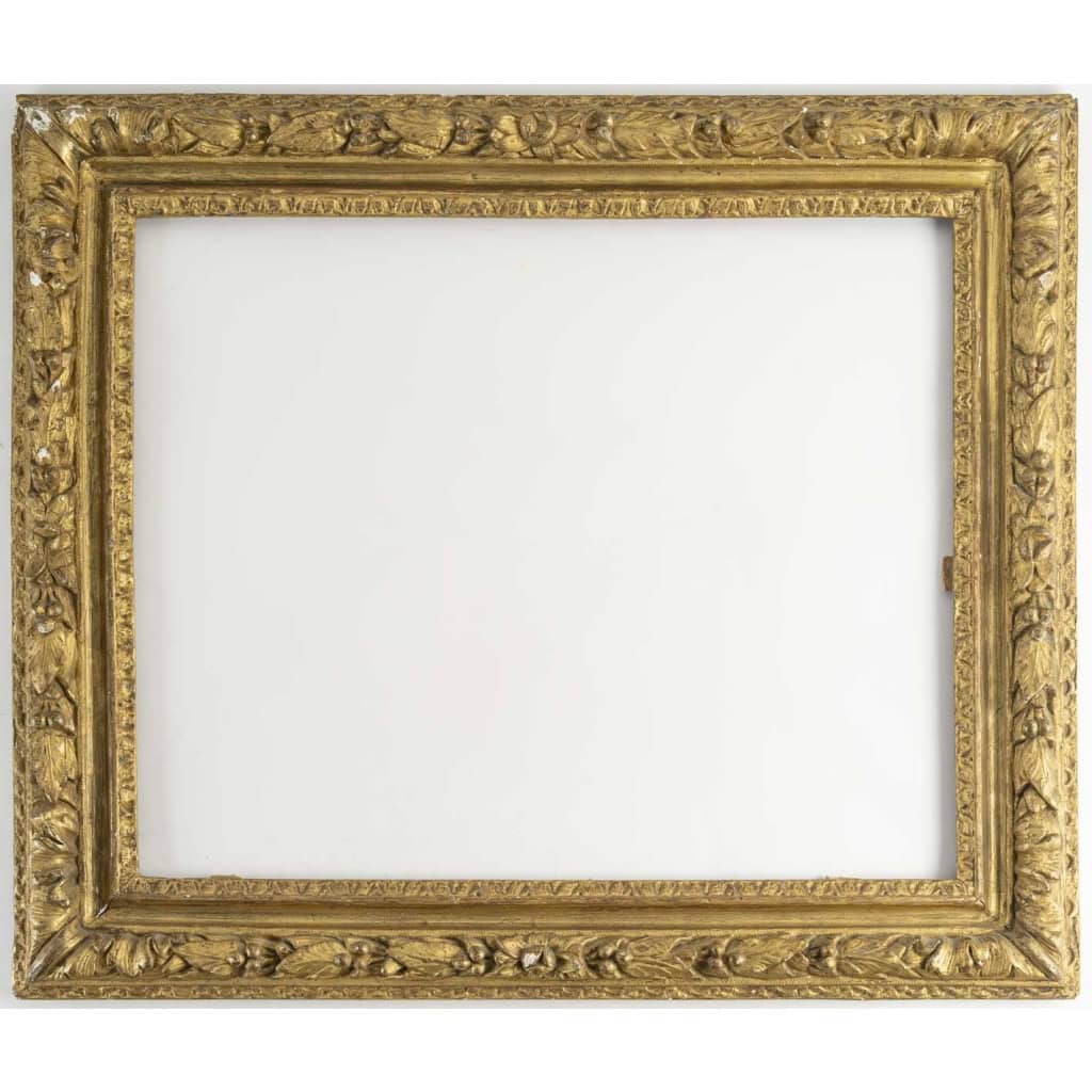 Louis XIII period carved gilded wooden frame | Biron ||||||