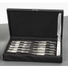 ORFÈVRE MERITE – ENSEMBLE DE 36 COUTEAUX EN NACRE ET ARGENT FIN XIXE | Biron ORFÈVRE MERITE - ENSEMBLE DE 36 COUTEAUX EN NACRE ET ARGENT FIN XIXE