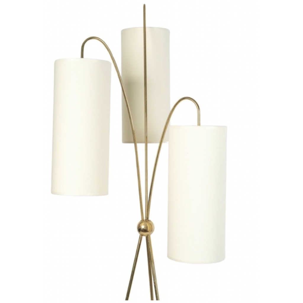 1960 Lampadaire tripode en laiton doré, modèle « lampion » Maison Lunel | Biron 1960 Lampadaire tripode en laiton doré, modèle "lampion" Maison Lunel