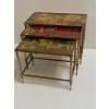 1950′ Série De 3 Tables Gigognes Avec Peintures Guerriers Mongols Maison Baguès En Bronze Doré, 3 Plateaux | Biron 1950′ Série De 3 Tables Gigognes Avec Peintures Guerriers Mongols Maison Baguès En Bronze Doré, 3 Plateaux