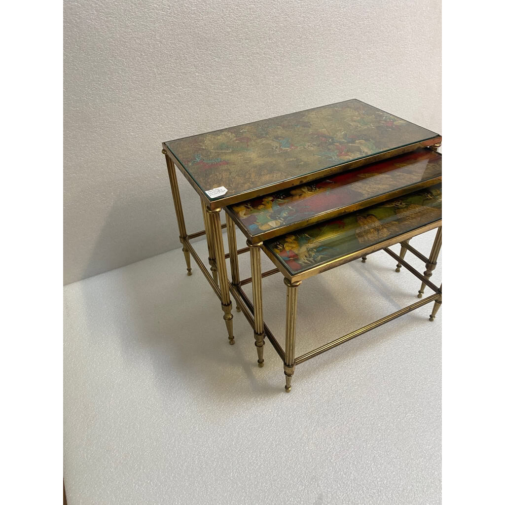 1950′ Série De 3 Tables Gigognes Avec Peintures Guerriers Mongols Maison Baguès En Bronze Doré, 3 Plateaux | Biron 1950′ Série De 3 Tables Gigognes Avec Peintures Guerriers Mongols Maison Baguès En Bronze Doré, 3 Plateaux