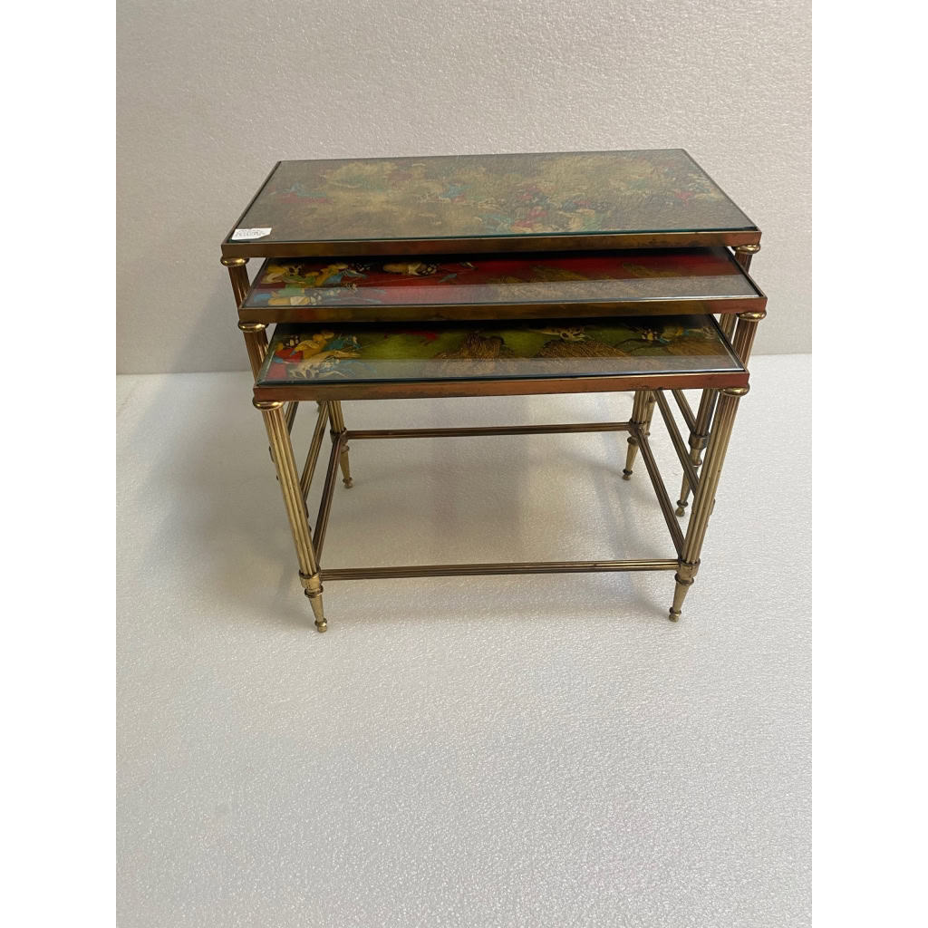 1950′ Série De 3 Tables Gigognes Avec Peintures Guerriers Mongols Maison Baguès En Bronze Doré, 3 Plateaux | Biron 1950′ Série De 3 Tables Gigognes Avec Peintures Guerriers Mongols Maison Baguès En Bronze Doré, 3 Plateaux