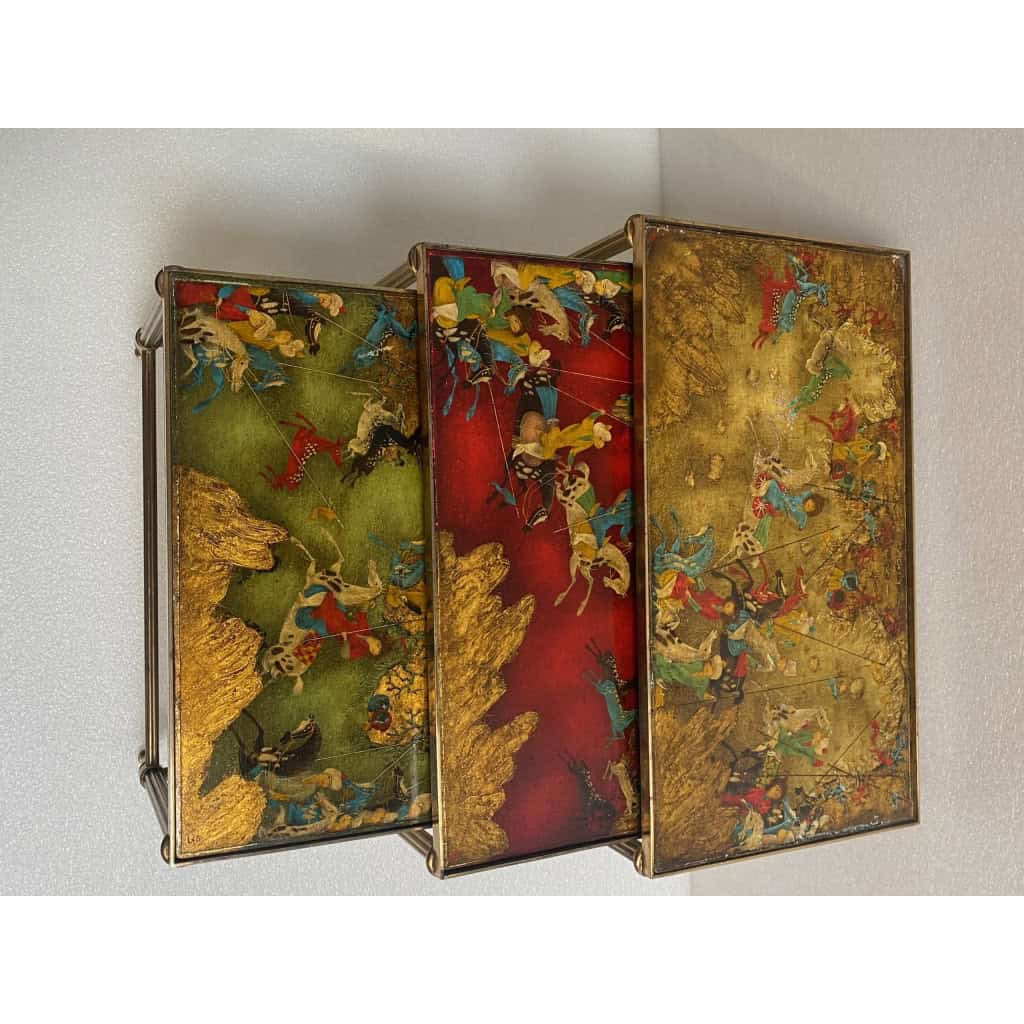 1950′ Série De 3 Tables Gigognes Avec Peintures Guerriers Mongols Maison Baguès En Bronze Doré, 3 Plateaux | Biron 1950′ Série De 3 Tables Gigognes Avec Peintures Guerriers Mongols Maison Baguès En Bronze Doré, 3 Plateaux