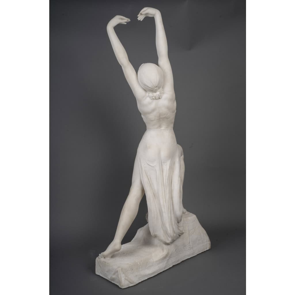 Alfredo Morelli – Danseuse égyptienne, Sculpture De 92 Cm En Marbre Blanc De Carrare, Art Déco | Biron Alfredo Morelli - Danseuse égyptienne, Sculpture De 92 Cm En Marbre Blanc De Carrare, Art Déco