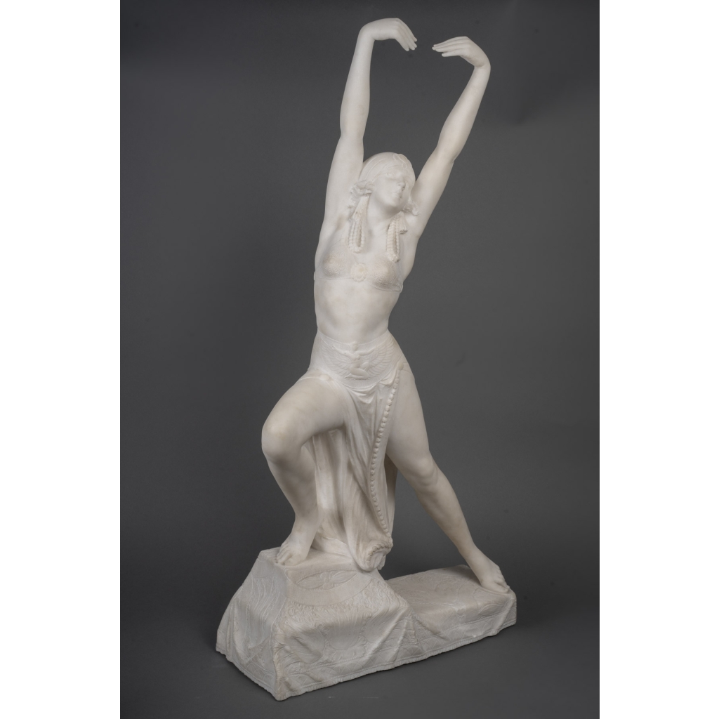 Alfredo Morelli – Danseuse égyptienne, Sculpture De 92 Cm En Marbre Blanc De Carrare, Art Déco | Biron Alfredo Morelli - Danseuse égyptienne, Sculpture De 92 Cm En Marbre Blanc De Carrare, Art Déco