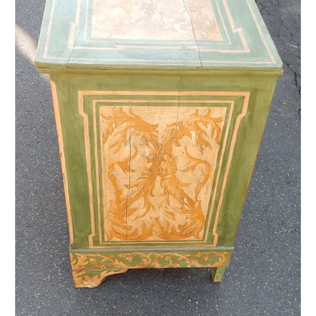 1820′ Commode En Bois Peint Décor à l’Antique