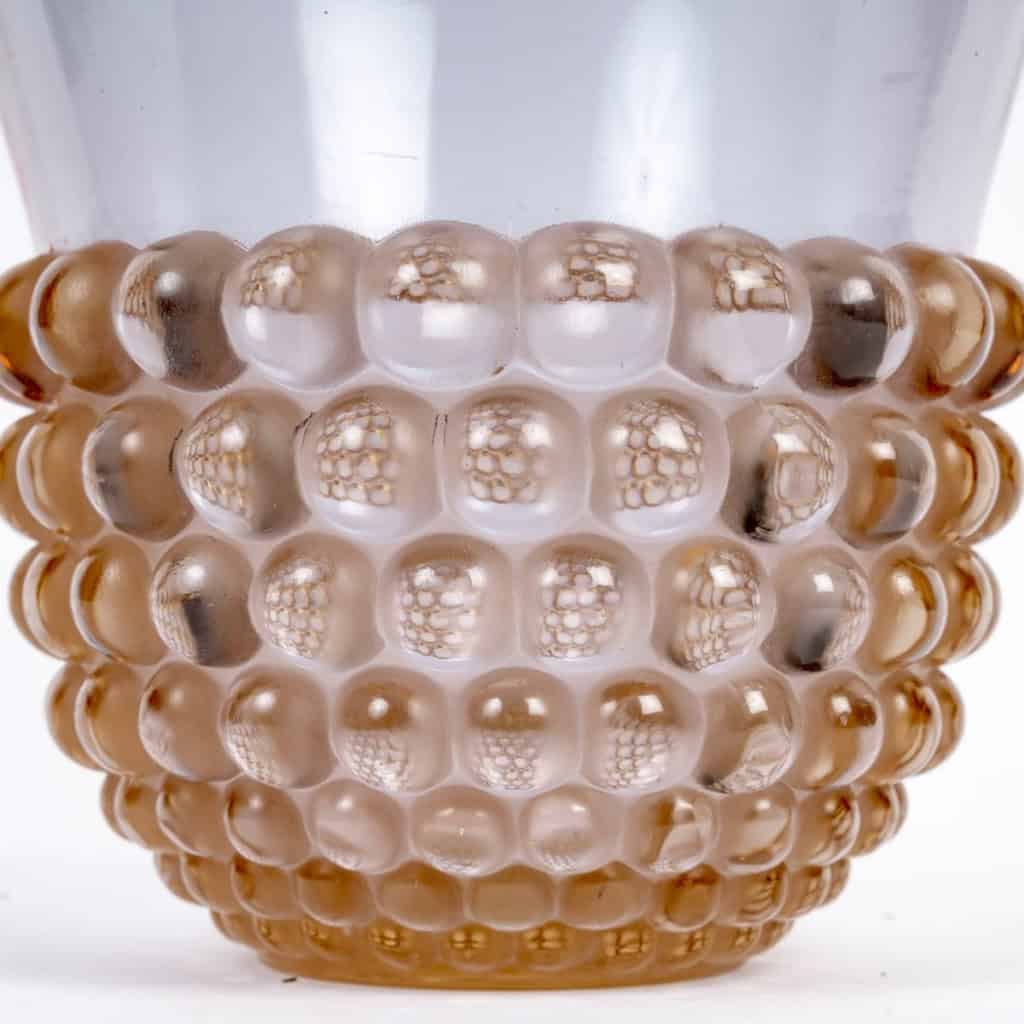 Vase "Graines" verre alexandrite de René LALIQUE