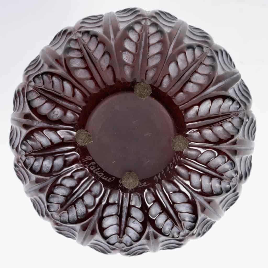 Vase « Malesherbes » verre ambre foncé patiné blanc de René LALIQUE | Biron Vase "Malesherbes" verre ambre foncé patiné blanc de René LALIQUE
