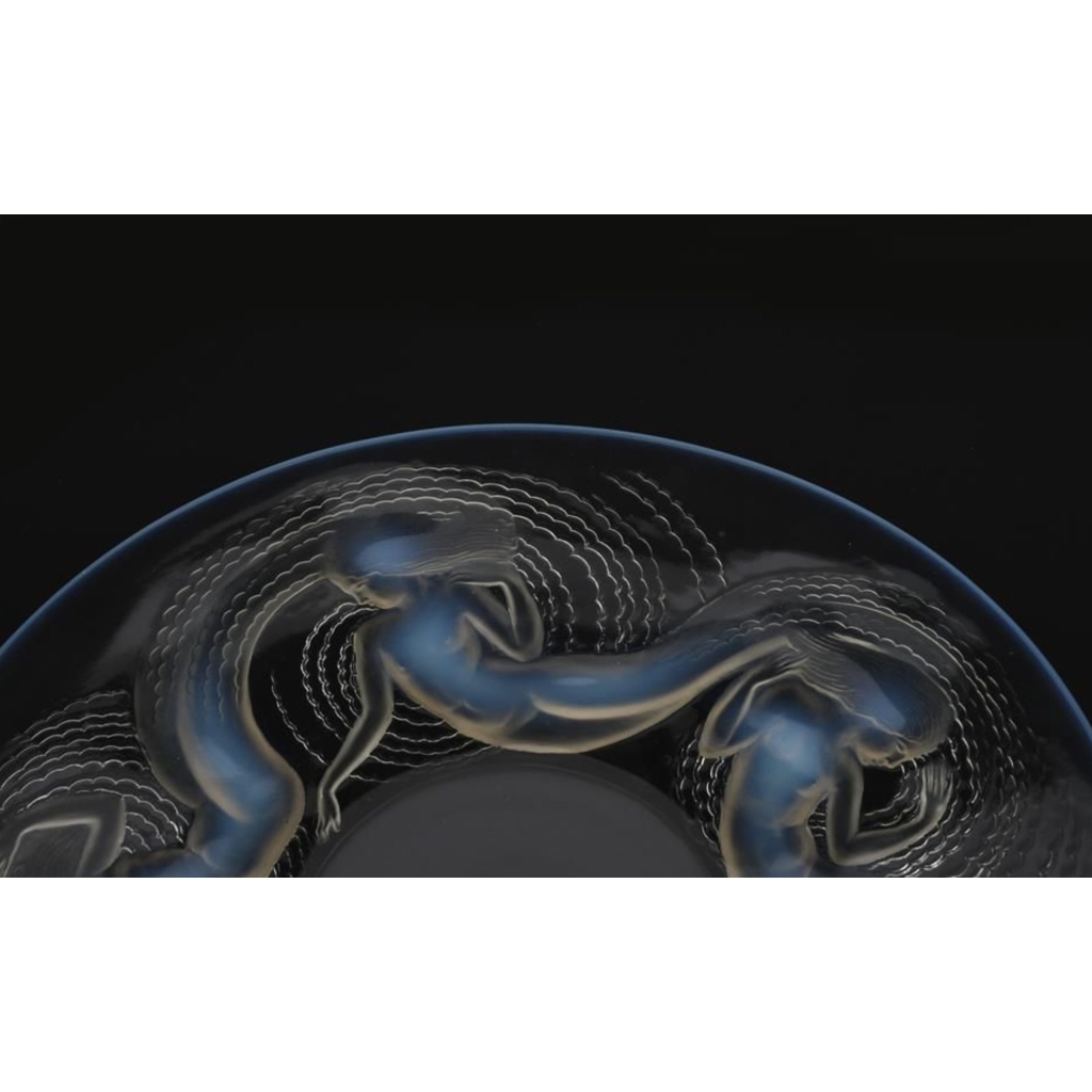 René Lalique (1860-1945) – Coupe plate « Calypso »,1930. | Biron René Lalique (1860-1945) - Coupe plate « Calypso »,1930.