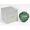 Vase « Courlis » cristal vert de LALIQUE FRANCE | Biron Vase "Courlis" cristal vert de LALIQUE FRANCE