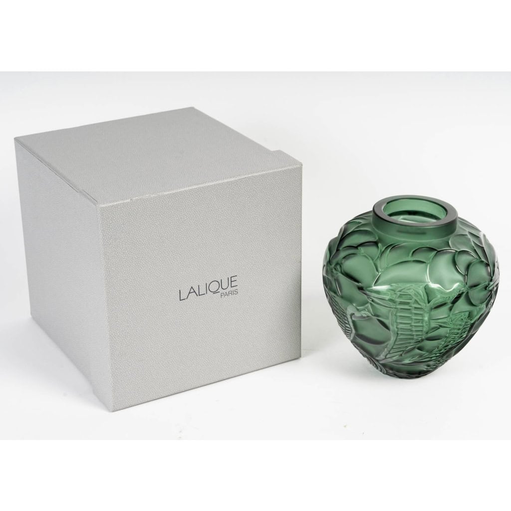 Vase « Courlis » cristal vert de LALIQUE FRANCE | Biron Vase "Courlis" cristal vert de LALIQUE FRANCE