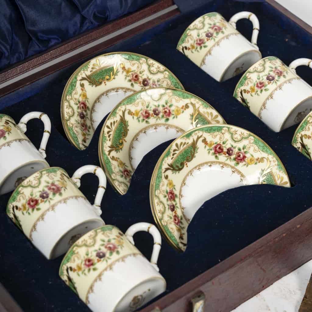 Coffret de tasses anglaises, Royal Worcester | Biron Coffret de tasses anglaises, Royal Worcester