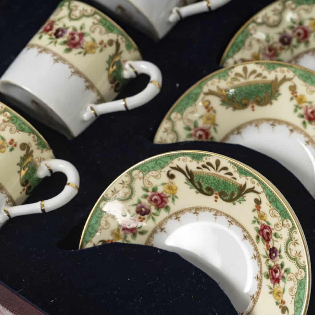 Coffret de tasses anglaises, Royal Worcester | Biron Coffret de tasses anglaises, Royal Worcester