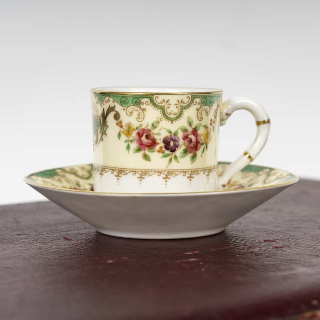 Coffret de tasses anglaises, Royal Worcester | Biron Coffret de tasses anglaises, Royal Worcester
