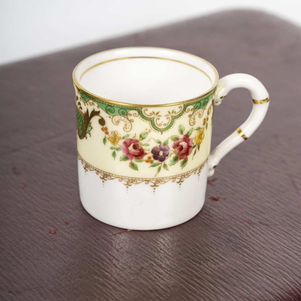 Coffret de tasses anglaises, Royal Worcester | Biron Coffret de tasses anglaises, Royal Worcester