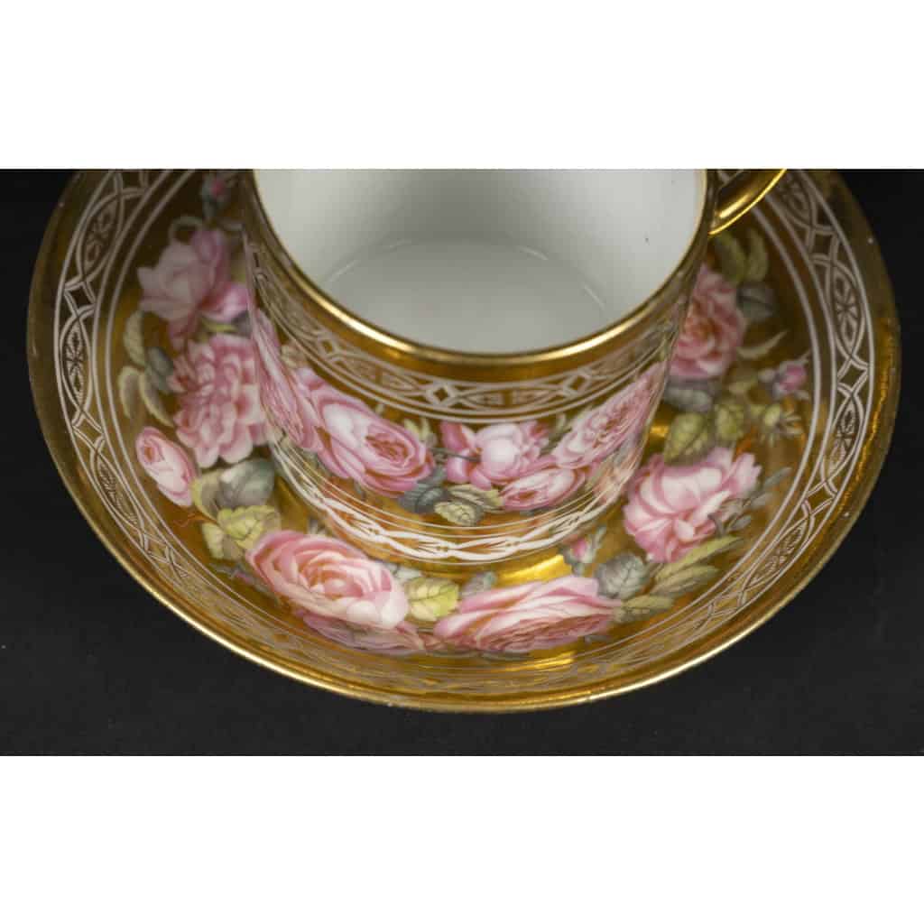 Tasse litron aux Roses XVIIIème, attribuée à Locré 1785 | Biron Tasse litron aux Roses XVIIIème, attribuée à Locré 1785