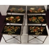 1970′ Paire de Séries de 3 Tables Gigognes Style Maison Baguès Décor Bambou en Bronze Doré Plateaux Laque de Chine Noire Décor de Fleurs Avec Oiseaux | Biron 1970' Paire de Séries de 3 Tables Gigognes Style Maison Baguès Décor Bambou en Bronze Doré Plateaux Laque de Chine Noire Décor de Fleurs Avec Oiseaux
