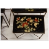 1970′ Paire de Séries de 3 Tables Gigognes Style Maison Baguès Décor Bambou en Bronze Doré Plateaux Laque de Chine Noire Décor de Fleurs Avec Oiseaux | Biron 1970' Paire de Séries de 3 Tables Gigognes Style Maison Baguès Décor Bambou en Bronze Doré Plateaux Laque de Chine Noire Décor de Fleurs Avec Oiseaux